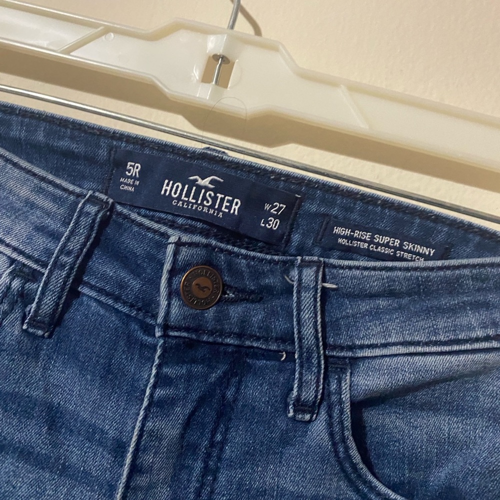 Hollister High High Rise Super Skinny Jeans - Size 5R - Distressed